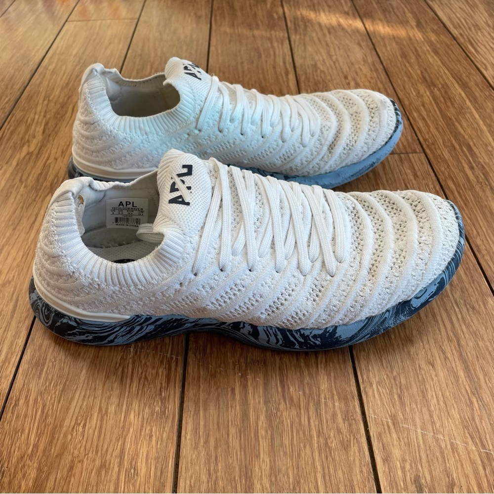 APL  Shoes Marble Lightweight Blue White Womens Size 8 Techloom Wave